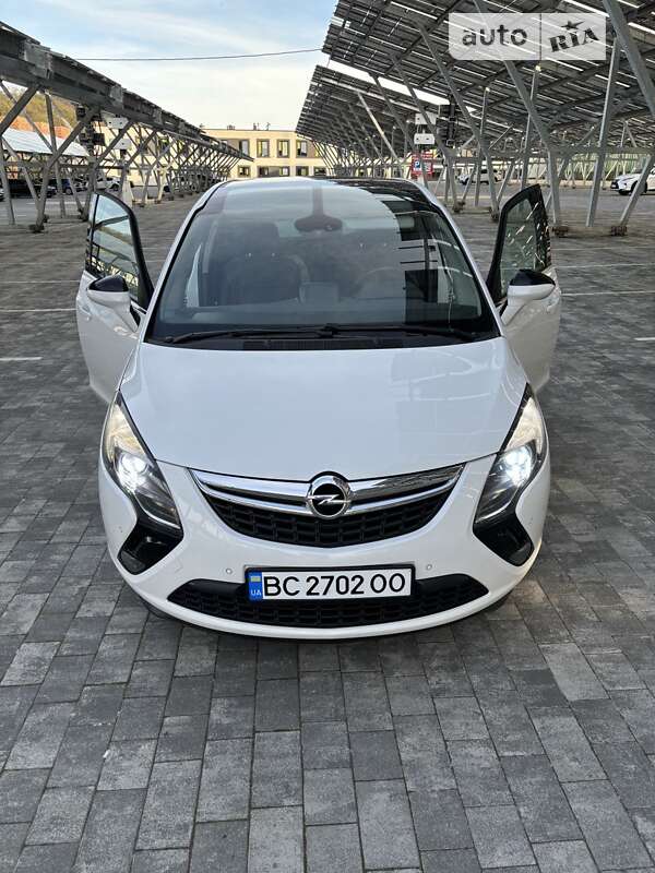 Минивэн Opel Zafira Tourer 2014 в Львове