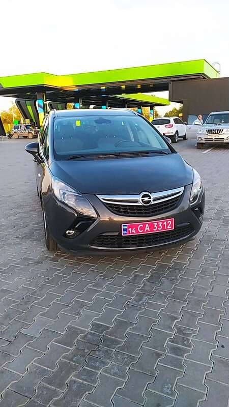 Минивэн Opel Zafira Tourer 2014 в Стрые
