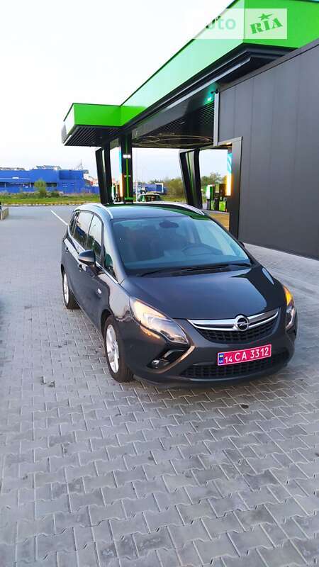 Минивэн Opel Zafira Tourer 2014 в Стрые