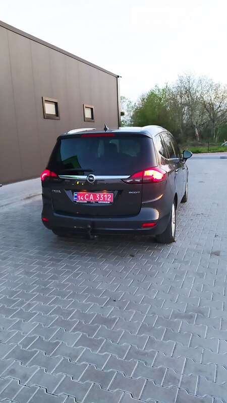 Минивэн Opel Zafira Tourer 2014 в Стрые