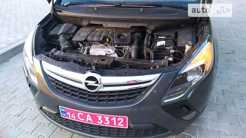 Минивэн Opel Zafira Tourer 2014 в Стрые