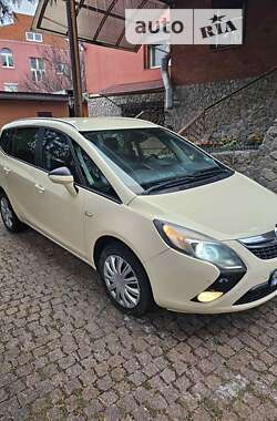 Opel Zafira Tourer 2014