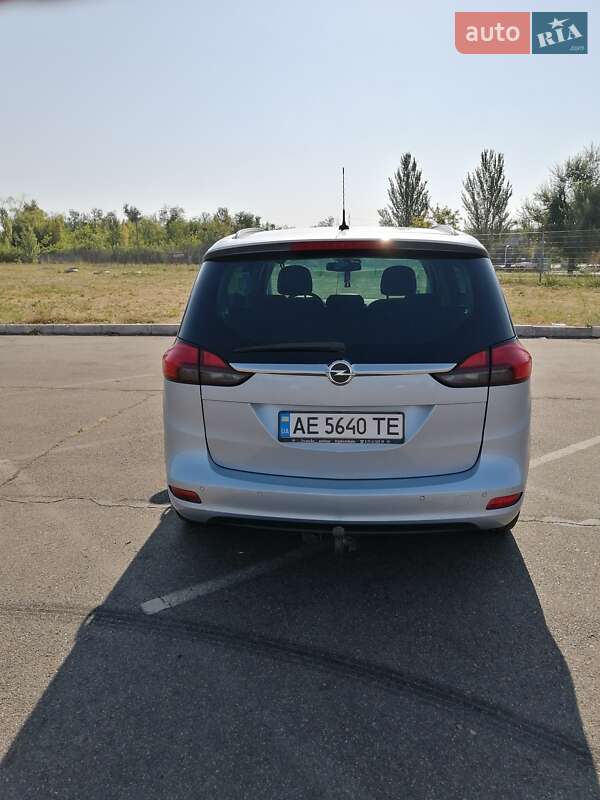 Минивэн Opel Zafira Tourer 2015 в Кривом Роге