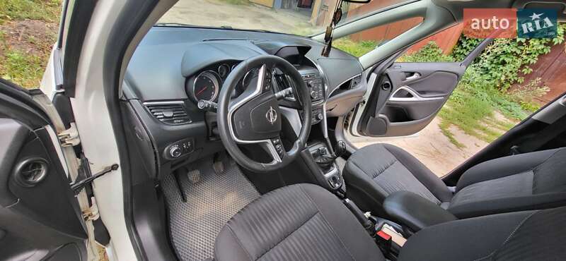Мінівен Opel Zafira Tourer 2015 в Чернігові