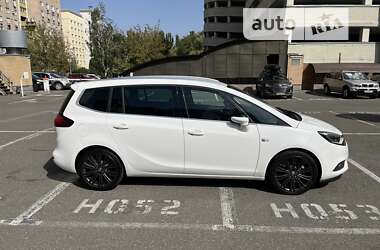 Минивэн Opel Zafira Tourer 2018 в Киеве