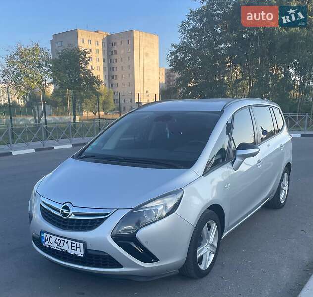 Минивэн Opel Zafira Tourer 2015 в Киеве