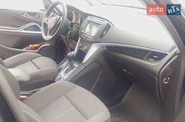 Минивэн Opel Zafira Tourer 2017 в 