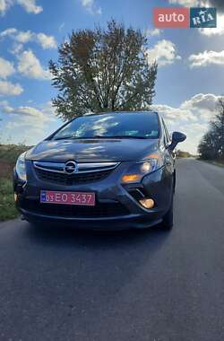 Минивэн Opel Zafira Tourer 2012 в 