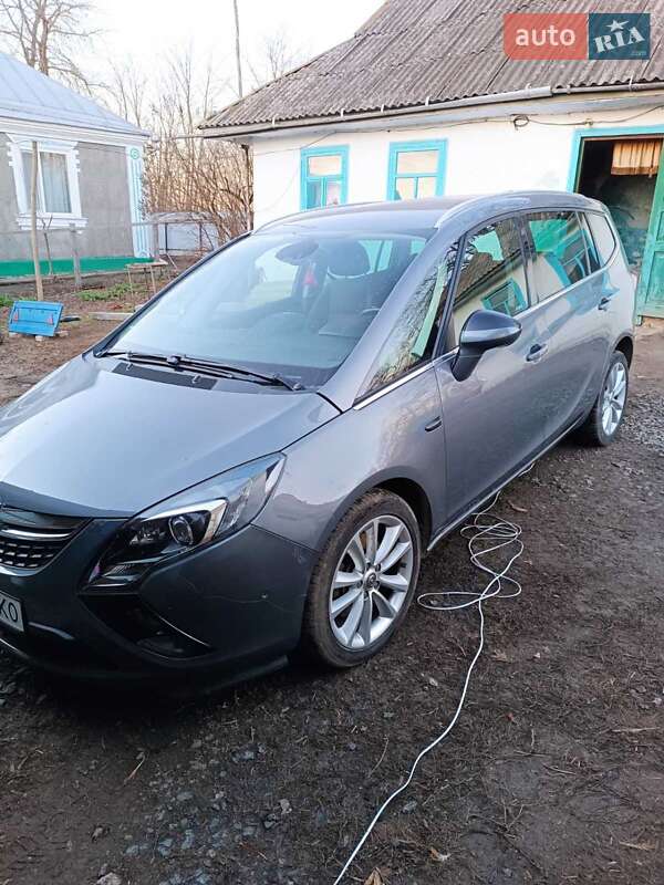 Opel Zafira Tourer 2015