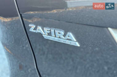 Минивэн Opel Zafira Tourer 2012 в 