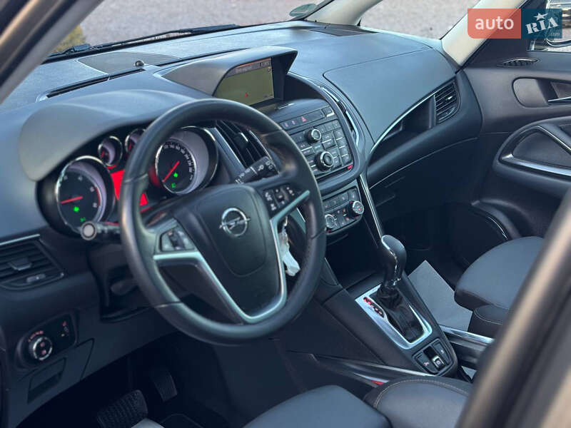 Мінівен Opel Zafira Tourer 2012 в Дрогобичі