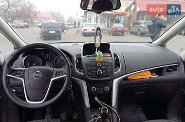 Минивэн Opel Zafira Tourer 2014 в 