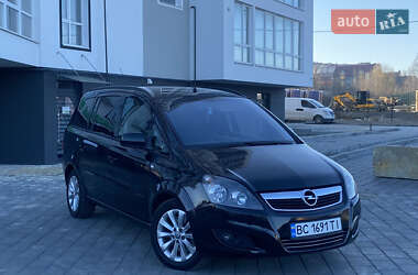 Opel Zafira Tourer 2013