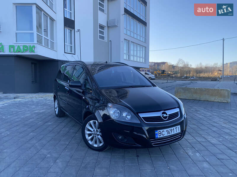 Минивэн Opel Zafira Tourer 2013 в Трускавце
