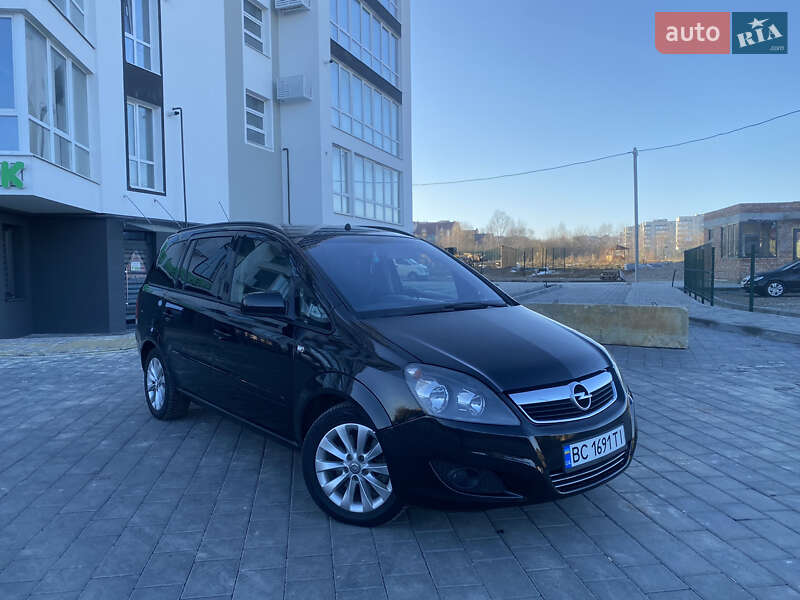 Минивэн Opel Zafira Tourer 2013 в Трускавце
