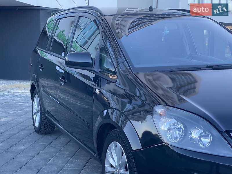 Минивэн Opel Zafira Tourer 2013 в Трускавце