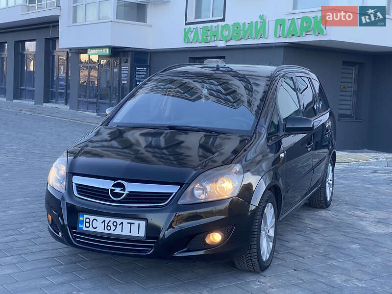 Минивэн Opel Zafira Tourer 2013 в Трускавце