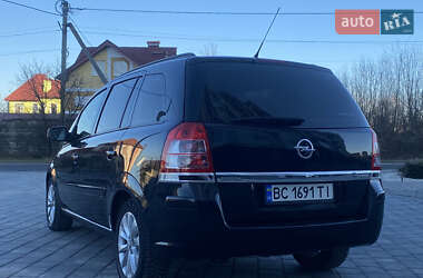 Минивэн Opel Zafira Tourer 2013 в 