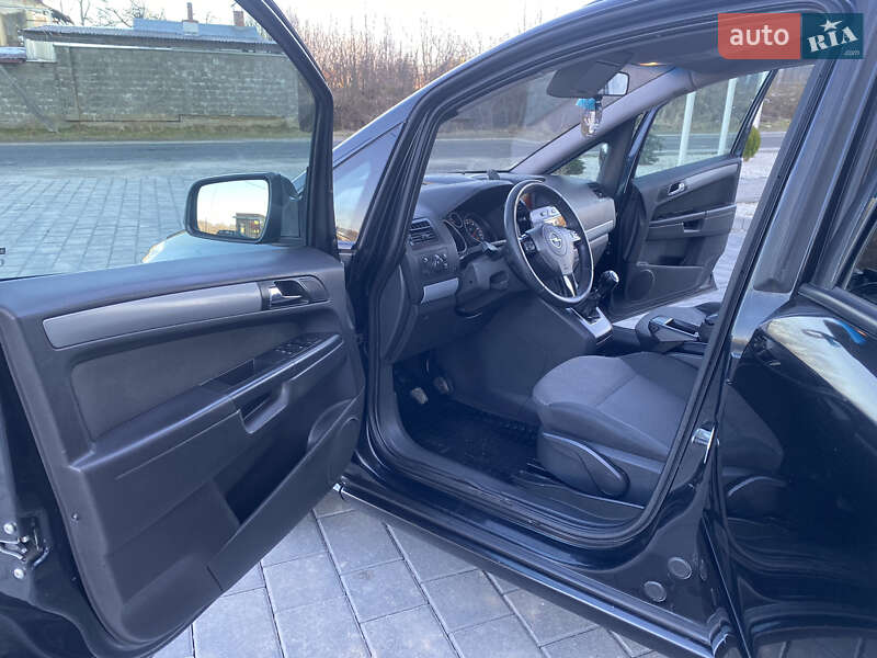 Минивэн Opel Zafira Tourer 2013 в Трускавце