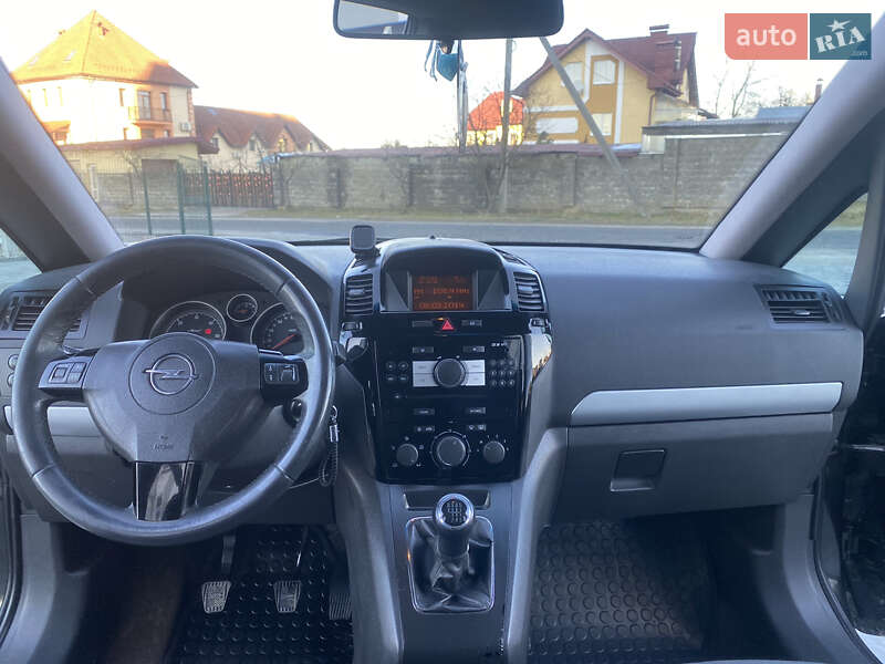 Минивэн Opel Zafira Tourer 2013 в Трускавце