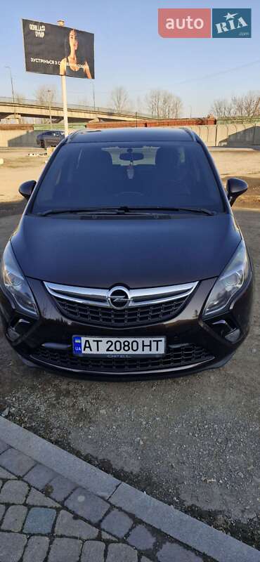Минивэн Opel Zafira Tourer 2013 в 