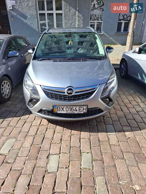 Микровэн Opel Zafira Tourer 2015 в 