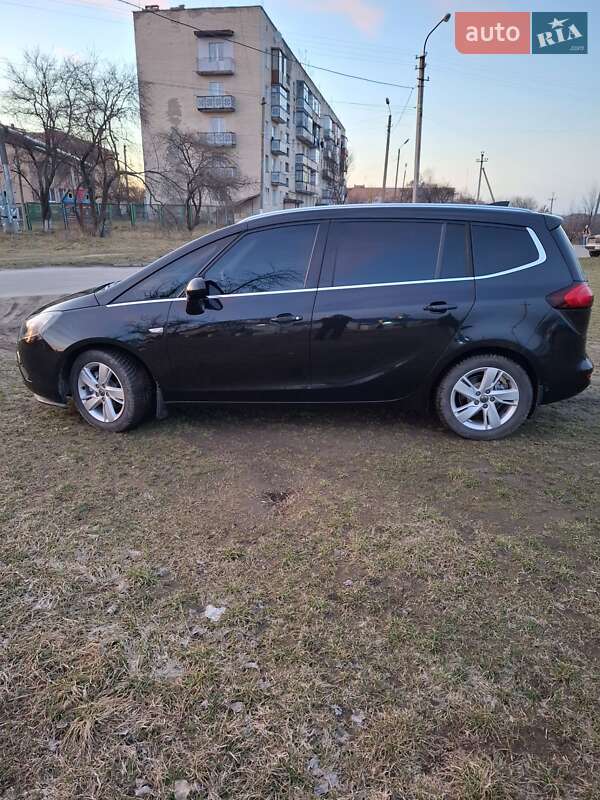 Мінівен Opel Zafira Tourer 2015 в Ізяславі