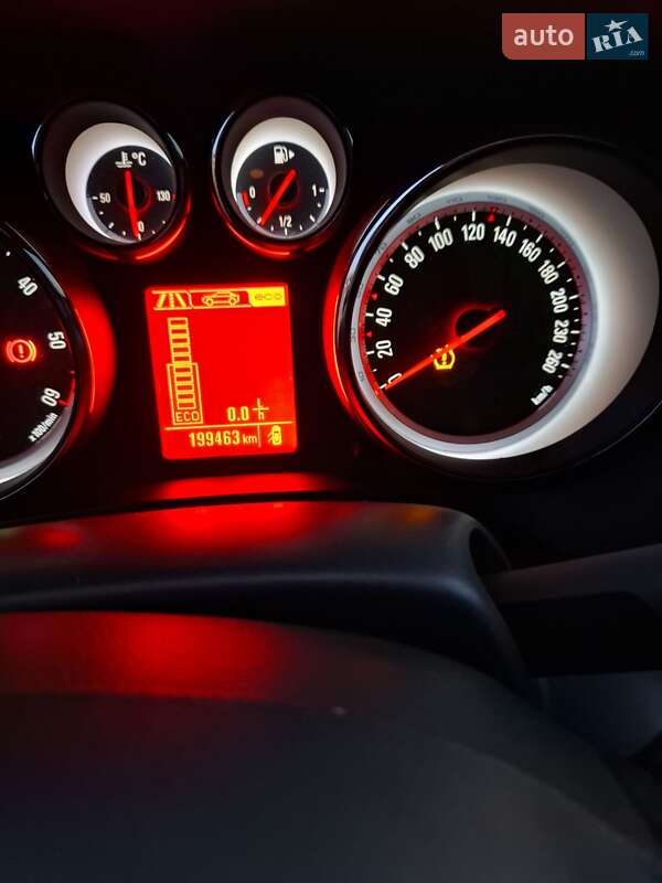 Мінівен Opel Zafira Tourer 2015 в Ізяславі