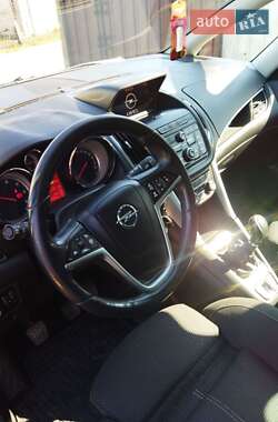 Минивэн Opel Zafira Tourer 2013 в 