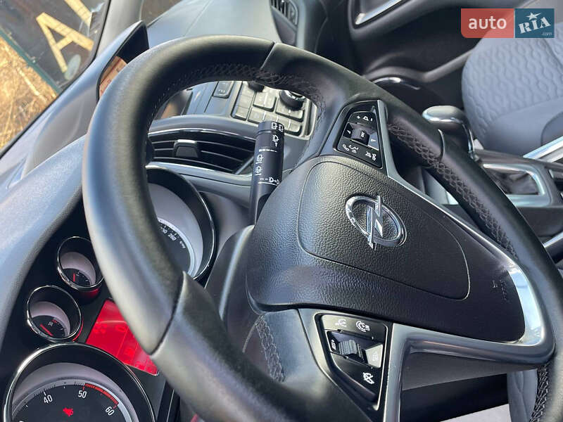 Мінівен Opel Zafira Tourer 2013 в Дрогобичі