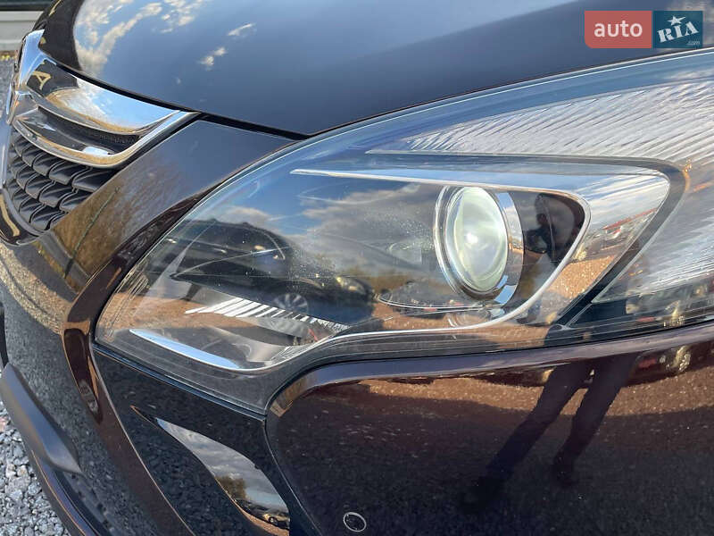 Мінівен Opel Zafira Tourer 2013 в Дрогобичі