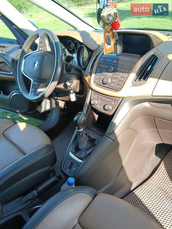 Мінівен Opel Zafira Tourer 2013 в Жовкві