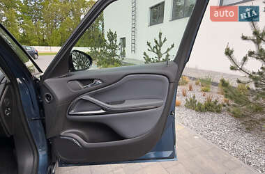 Минивэн Opel Zafira Tourer 2013 в 