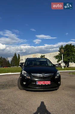 Минивэн Opel Zafira Tourer 2015 в 