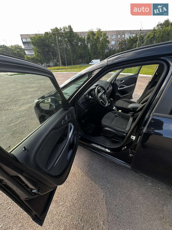 Минивэн Opel Zafira Tourer 2015 в Ровно