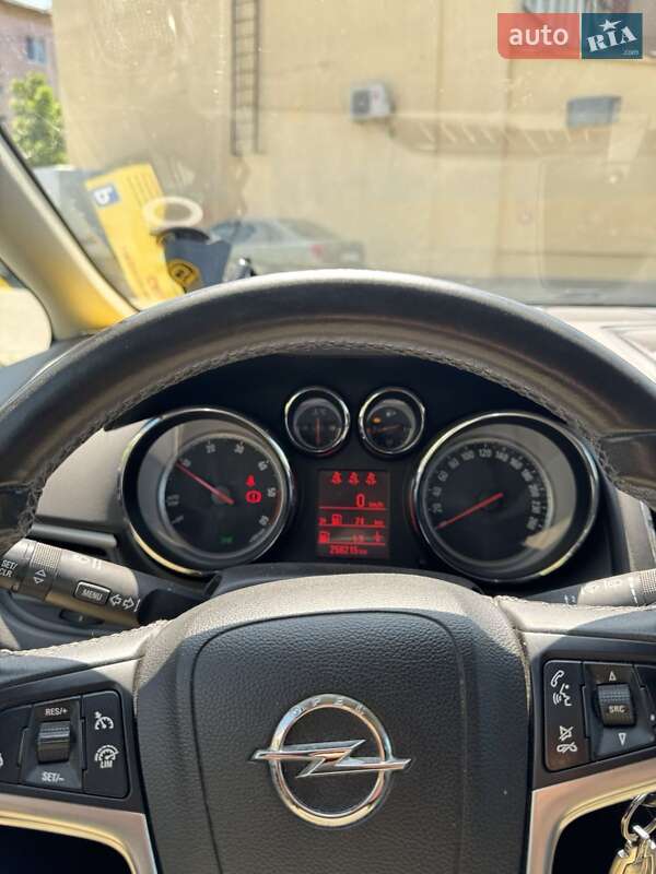 Мінівен Opel Zafira Tourer 2013 в Одесі фото 17 Мінівен Opel Zafira Tourer 2013 в Одесі