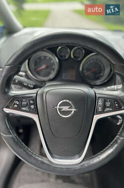 Минивэн Opel Zafira Tourer 2012 в 