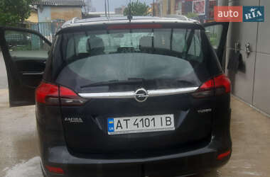 Минивэн Opel Zafira Tourer 2012 в 