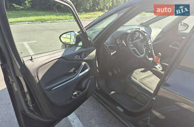 Минивэн Opel Zafira Tourer 2012 в 