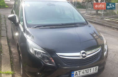 Минивэн Opel Zafira Tourer 2012 в 
