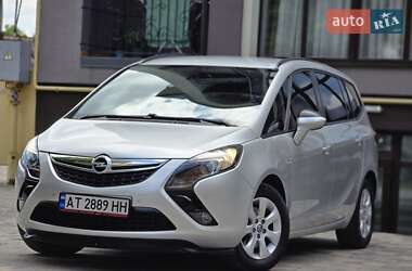 Минивэн Opel Zafira Tourer 2016 в 