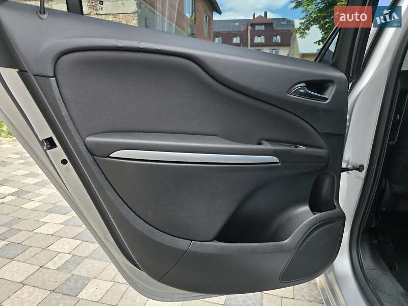 Минивэн Opel Zafira Tourer 2016 в Черновцах