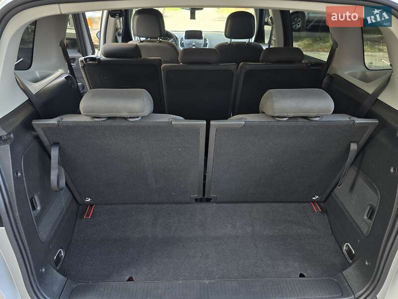 Минивэн Opel Zafira Tourer 2016 в Черновцах