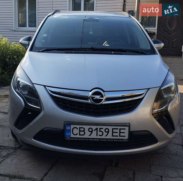 Opel Zafira Tourer 2013