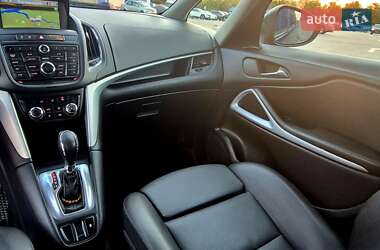 Минивэн Opel Zafira Tourer 2012 в 
