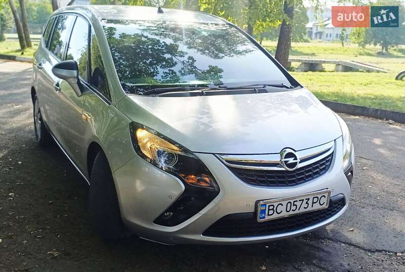 Минивэн Opel Zafira Tourer 2015 в Стрые