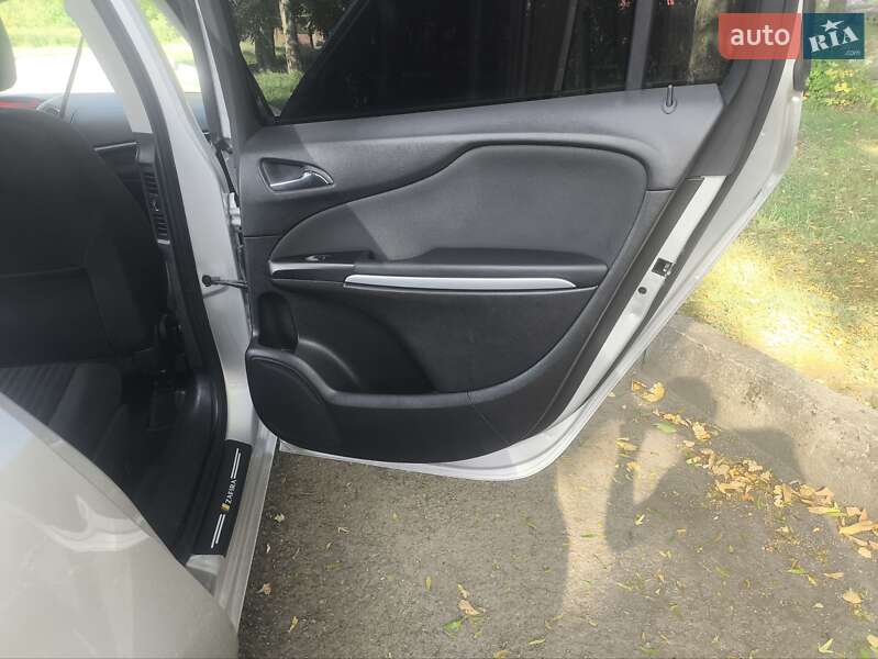 Минивэн Opel Zafira Tourer 2015 в Стрые