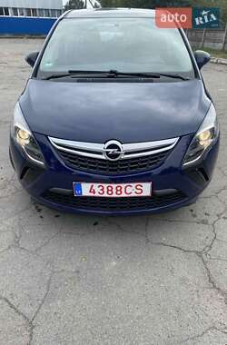 Минивэн Opel Zafira Tourer 2015 в Ровно