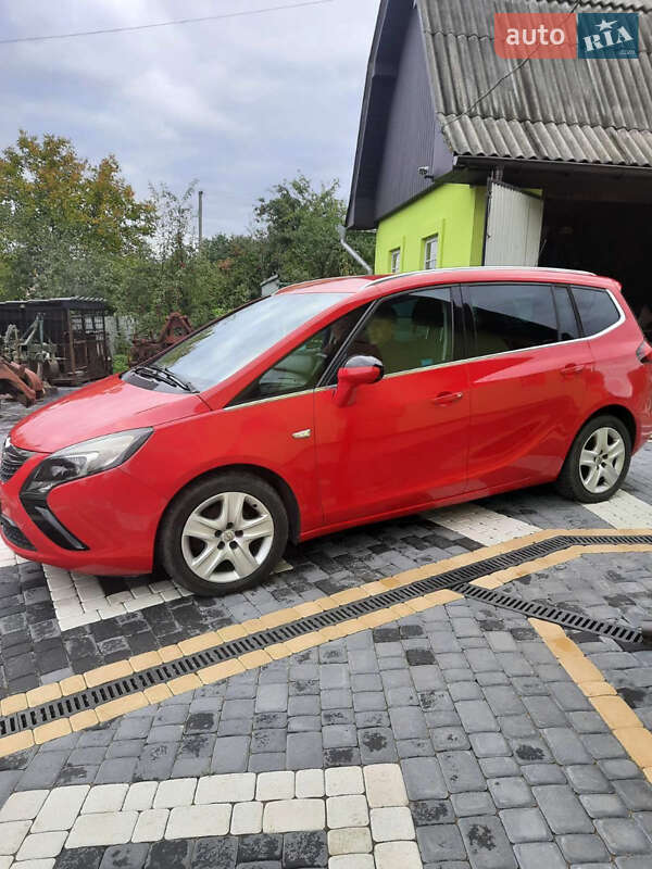 Opel Zafira Tourer 2012