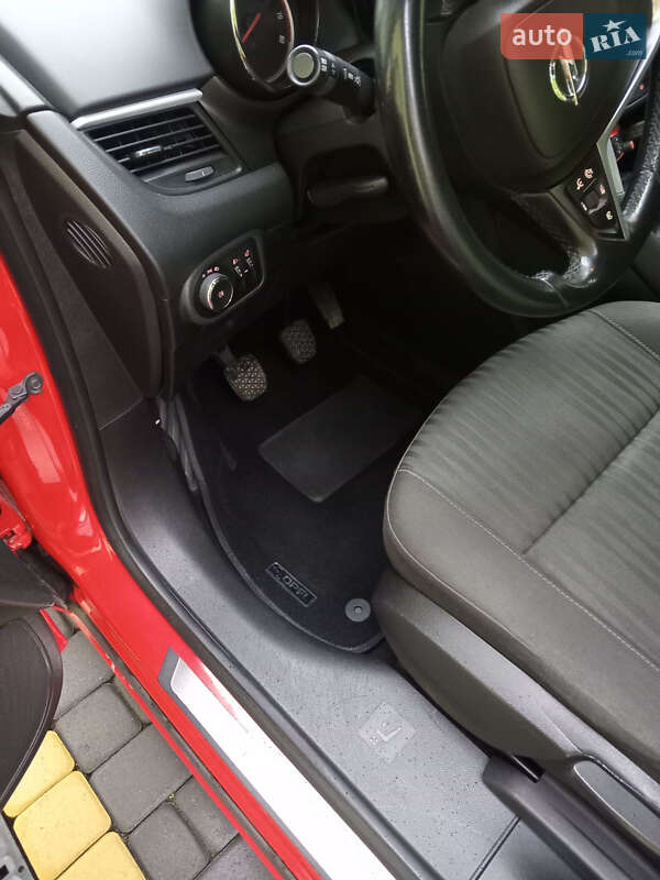 Мінівен Opel Zafira Tourer 2012 в Івано-Франківську